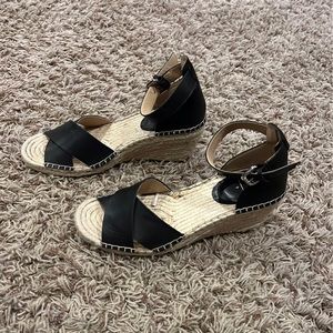 Women’s wedge sandals